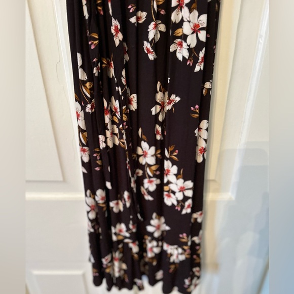Minkpink Garden Floral Midi dress - Picture 4 of 11